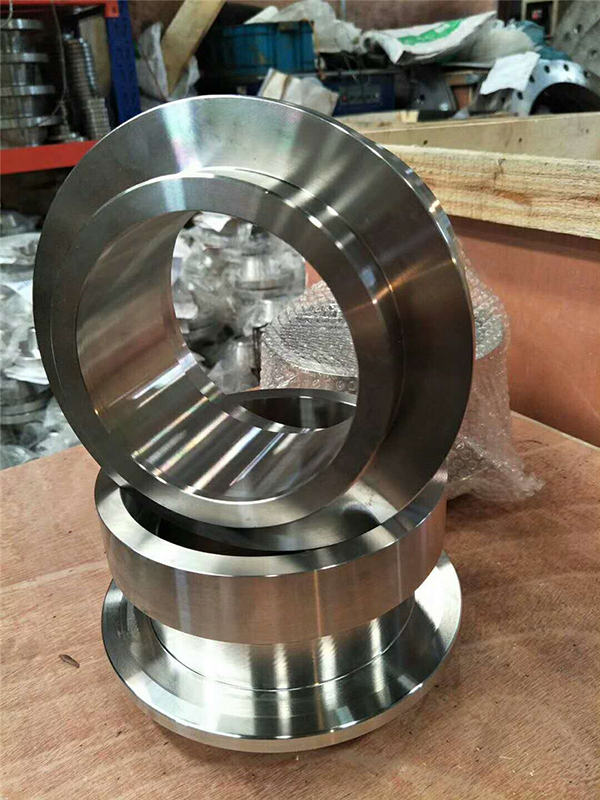 非标(biao)法兰(lan)